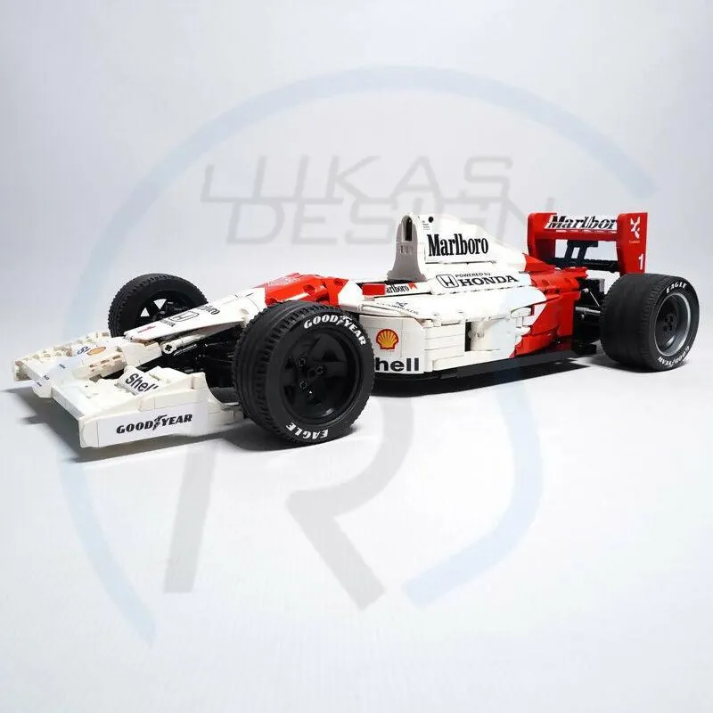 McLaren F1 MP4/6 1:8 Scale